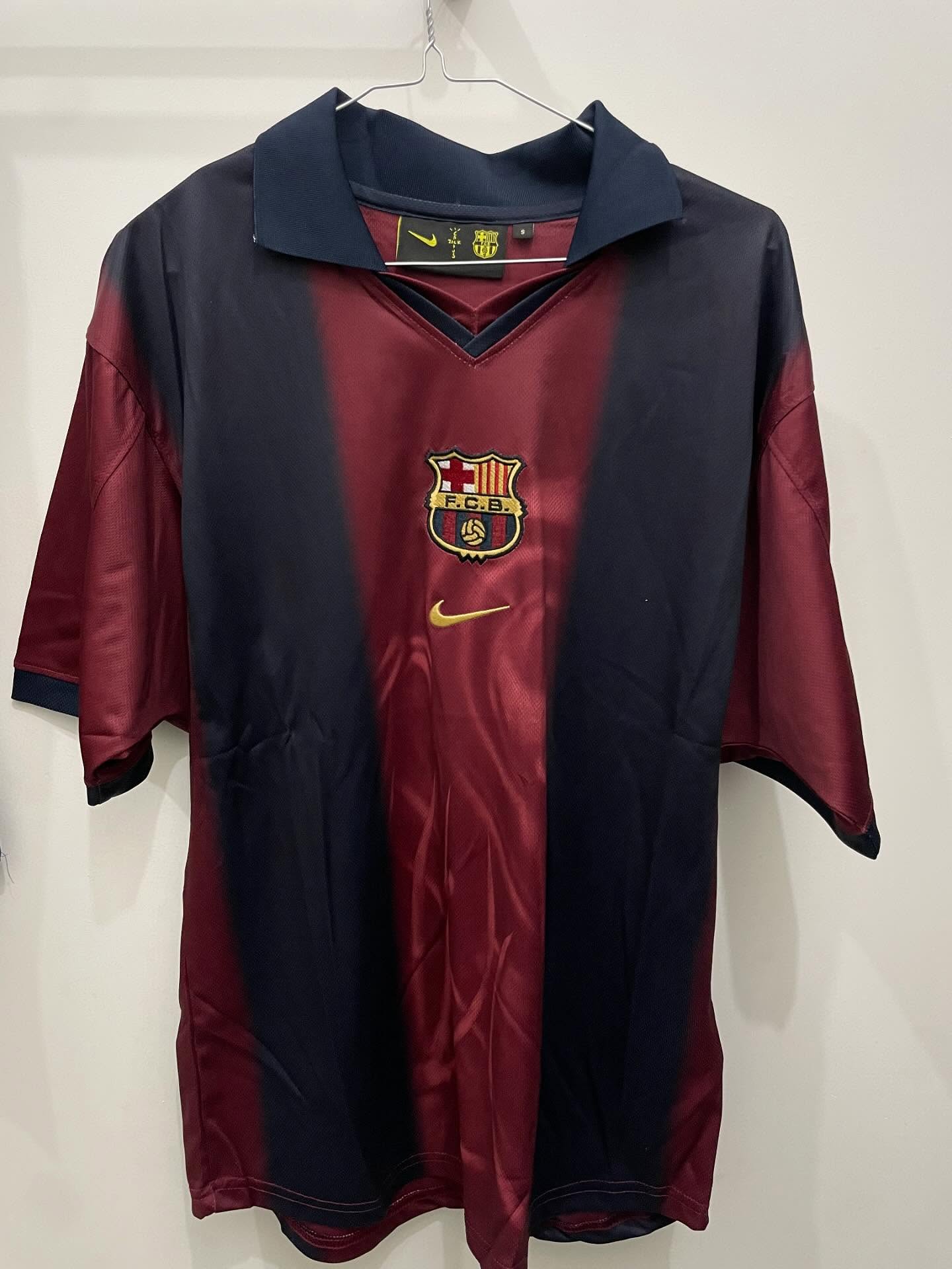 BARCELONA X CACTUS JACK CORTE OVERSIZE