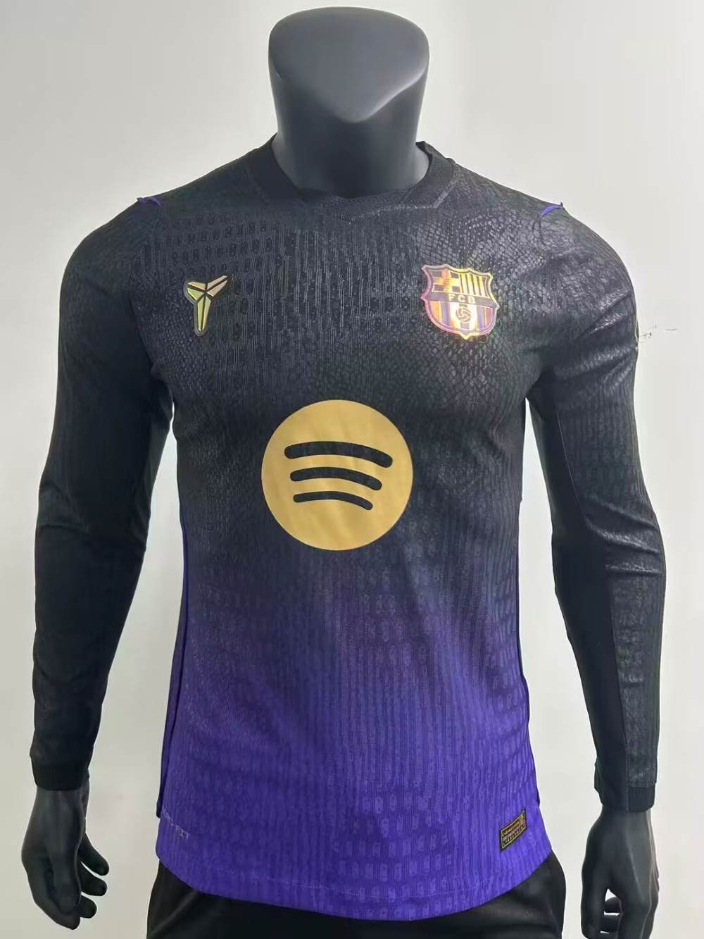BARCELONA JUGADOR 2026/2027 VISITANTE X KOBE MANGA LARGA