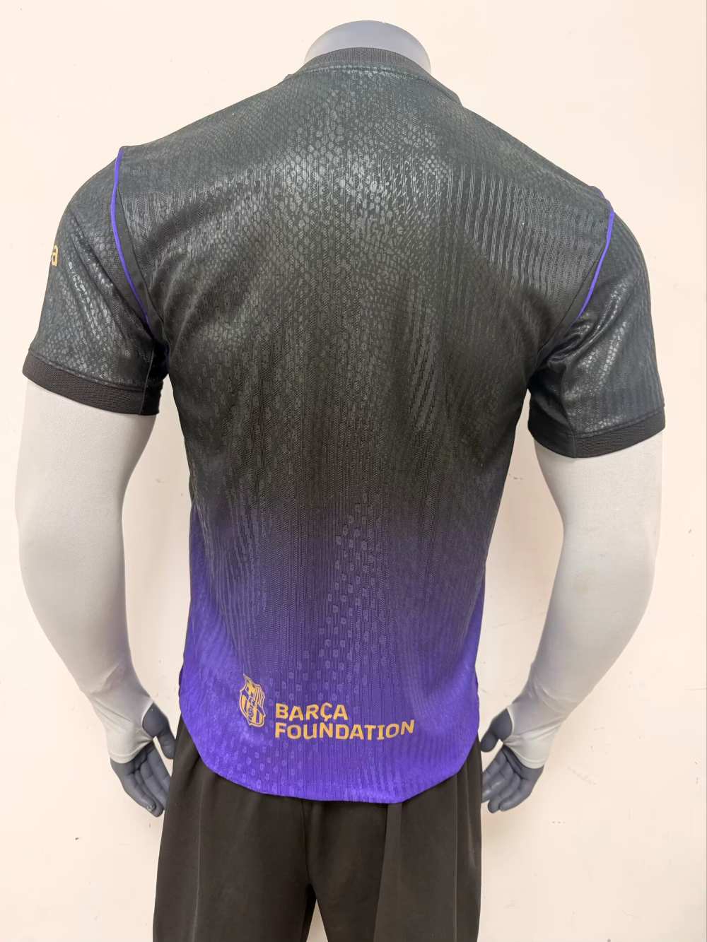 BARCELONA JUGADOR 2026/2027 VISITANTE X KOBE